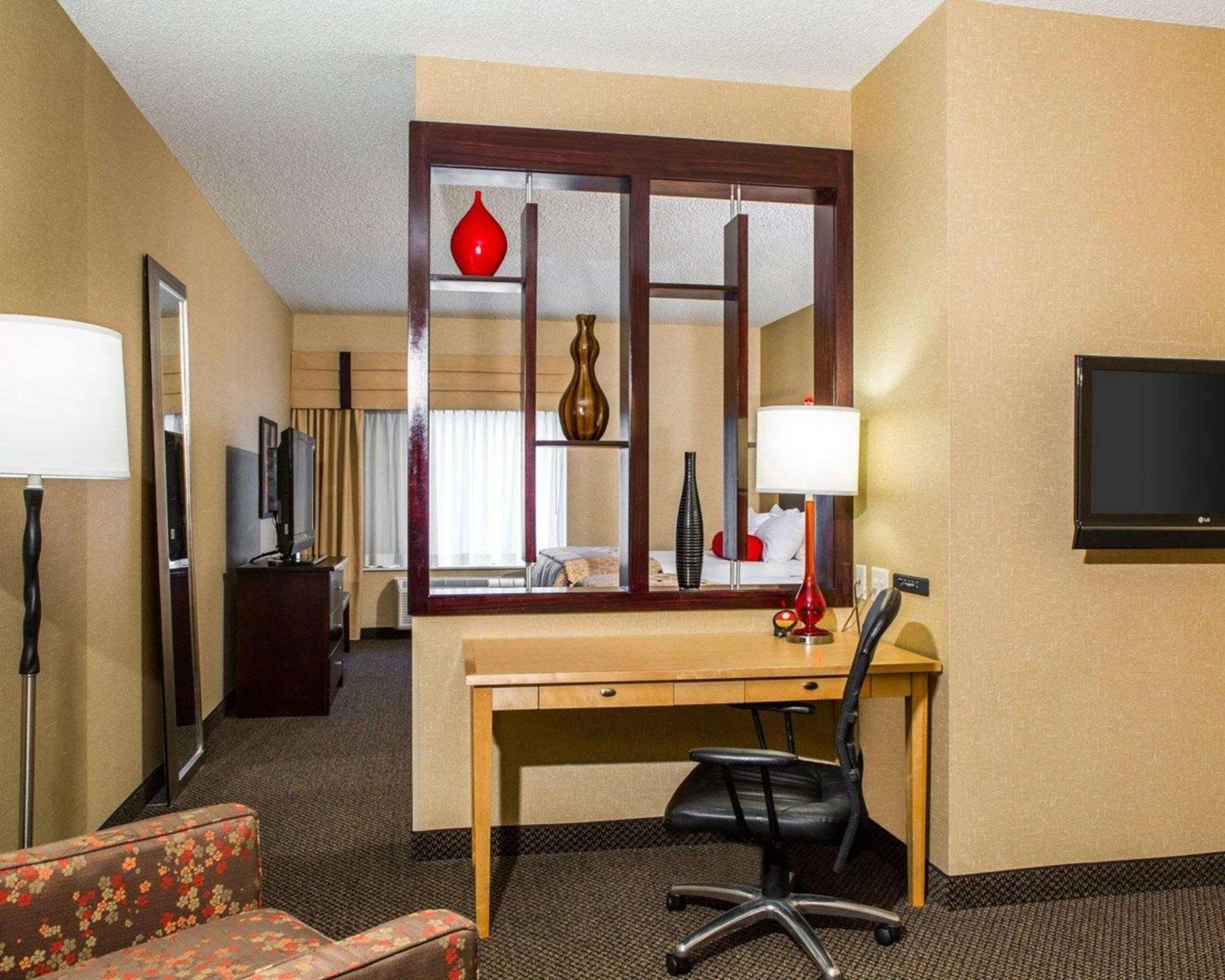 Cambria Hotel Traverse City Exterior foto